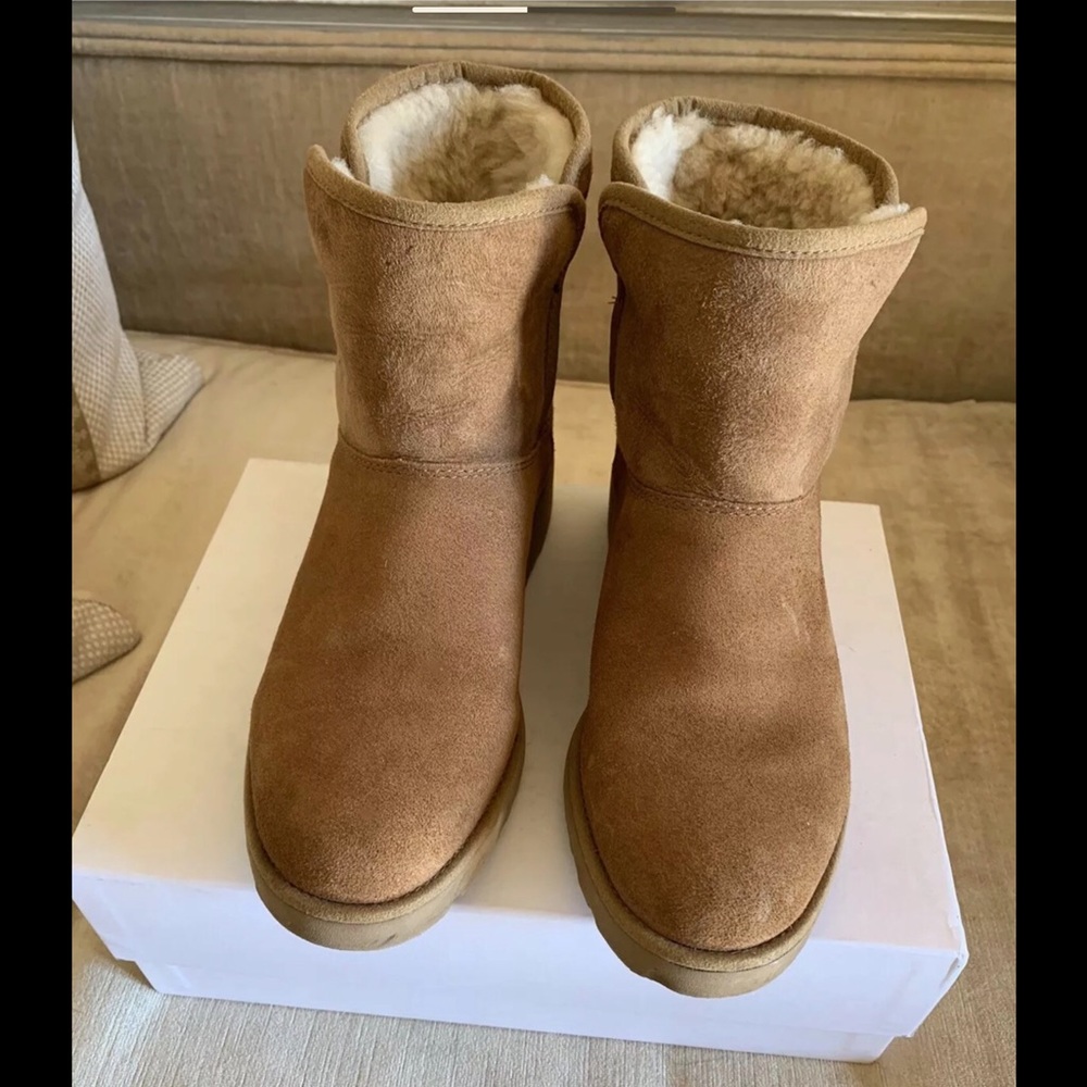 UGG Kristin Wedge Boots Size 7